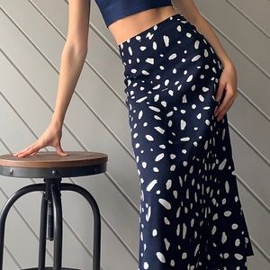 SOLD - Wilfred Midi Skirt Navy Espace Spot - 2